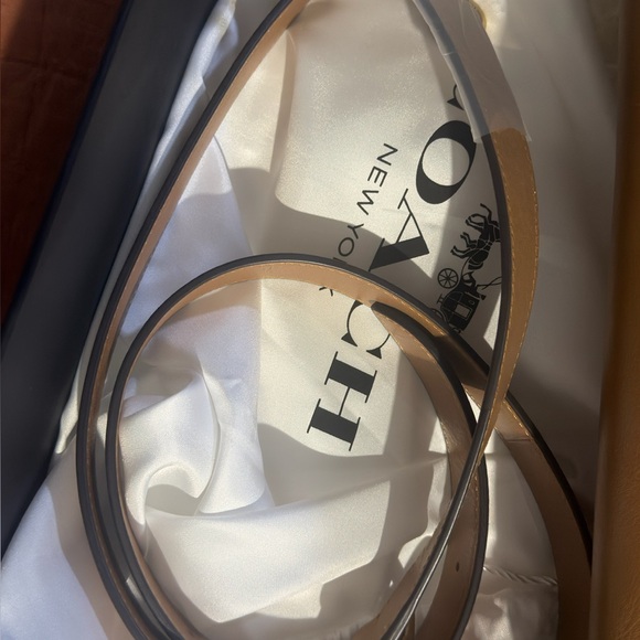 Coach Empire 40 Carryall - Picture 14 of 16